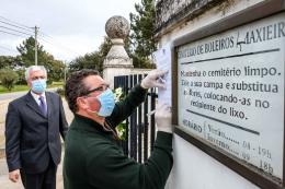 Eleitos prestam homenagem simbólica nos Cemitérios da Freguesia 